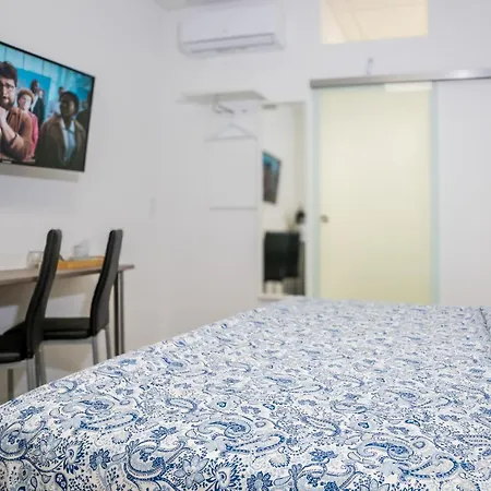 מוטל Private Room #1 With King Bed, Ground Floor, Ac, Only 2Min To Rab, No Kitchen