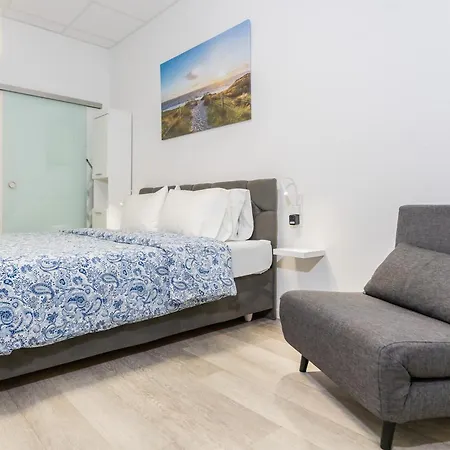 Motel Private #1 With King Size, Ground Floor, Ac, Only 2min To Rab *