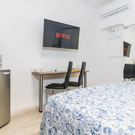 Private Room #1 With King Bed, Ground Floor, Ac, Only 2Min To Rab, No Kitchen רמשטיין-מיזנבאך