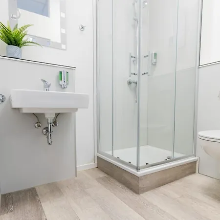 מוטל Private Room #1 With King Bed, Ground Floor, Ac, Only 2Min To Rab, No Kitchen