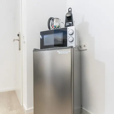 Motel Private #1 With King Size, Ground Floor, Ac, Only 2min To Rab